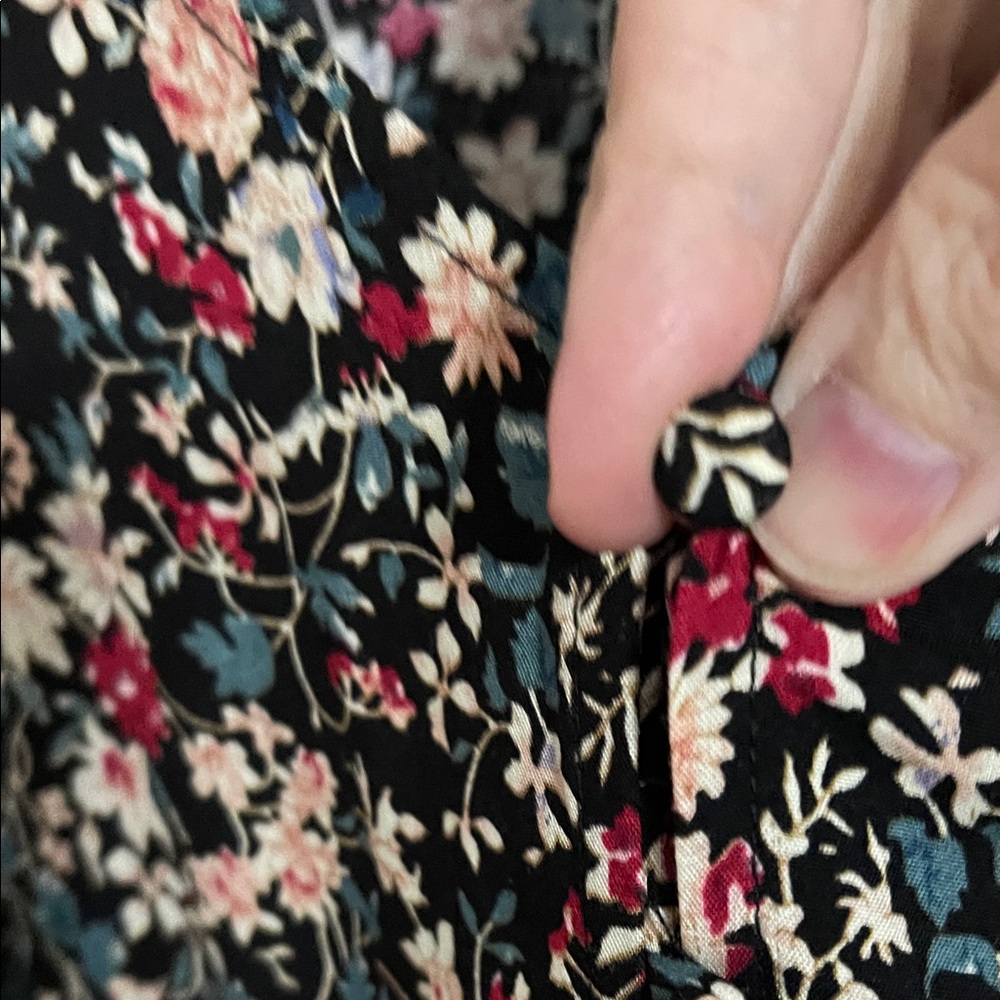 Easel Multicolor Floral Blouse - Picture 5 of 6
